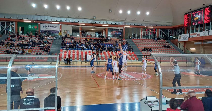 La Vasto Basket batte il Roseto e respira (84-68)