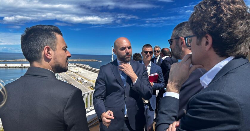 Menna sul Porto: “Lavori annunciati e mai iniziati”