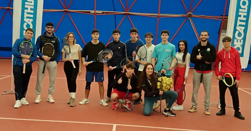 Gli studenti della 4° del Mattioli di San Salvo al secondo corso dedicato al Tennis