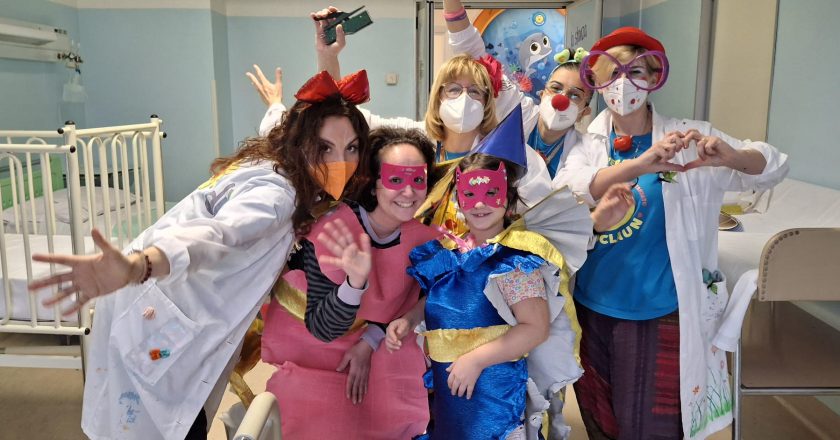 Grande festa di Carnevale in Ospedale con la Ricoclaun
