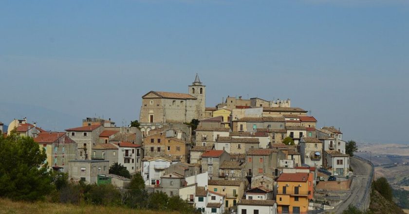 Stranieri alla ricerca d case nel medio ed alto vastese