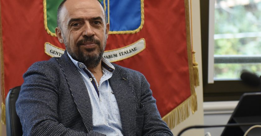 Taglieri (M5S): “Marsilio non è Robin Hood, aumenta le tasse dopo aver sprecato milioni di risorse”