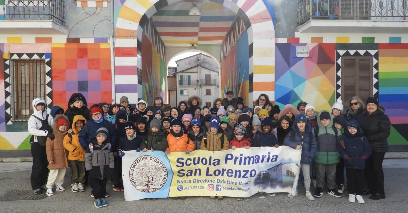La Scuola primaria San Lorenzo ad Aielli, il borgo dove la Cittadinanza è scritta sui muri e nel cielo