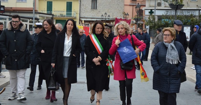 Una targa in memoria dei cittadini di San Salvo deceduti a causa del Covid