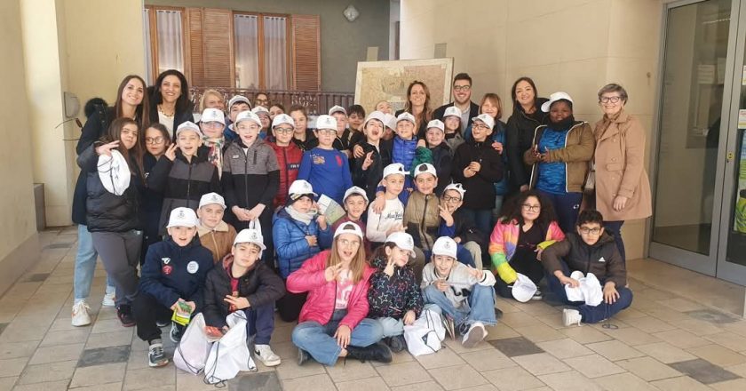 Le classi IV A e IV B dell’Istituto Omnicomprensivo Rodari in visita negli uffici comunali di San Salvo