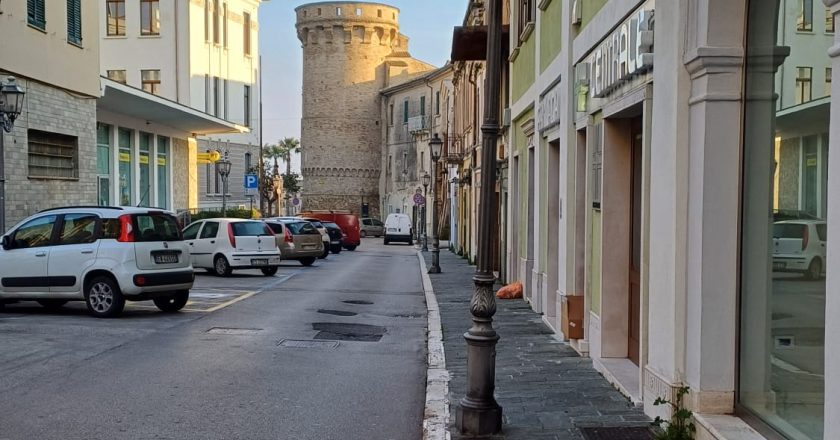 Strisce sbiadite e buche pericolose a Vasto, Fratelli d’Italia chiede interventi urgenti per la sicurezza stradale