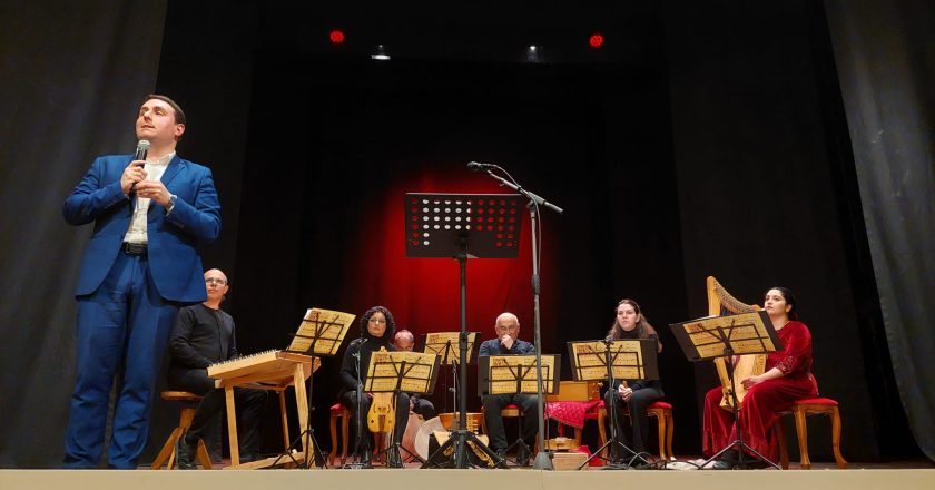 Grande successo per “Il Dante delle Stelle” al Teatro Rossetti di Vasto. Letture, musica e approfondimenti sul Sommo Poeta