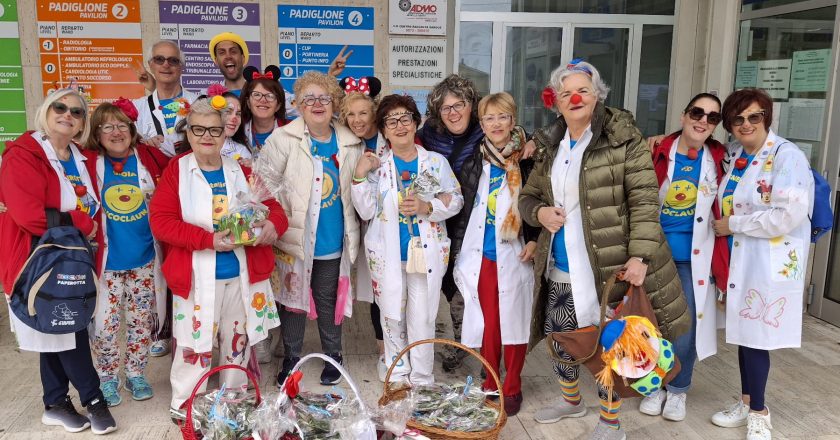Domenica delle Palme in ospedale con il colore e il sorriso della Ricoclaun
