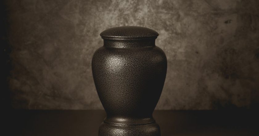 Nuove Tendenze nel Settore Funerario: Servizi Online, Cremazione e Dispersione delle Ceneri