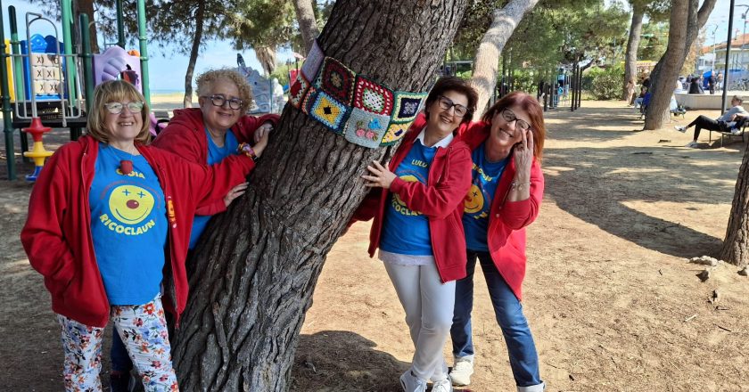 Arriva lo Yarn Bombing al Parco Suriani di Vasto Marina