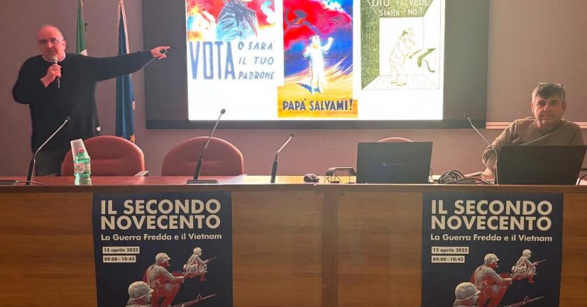 Il secondo Novecento, il tema della conferenza per gli studenti del quinto anno del Palizzi