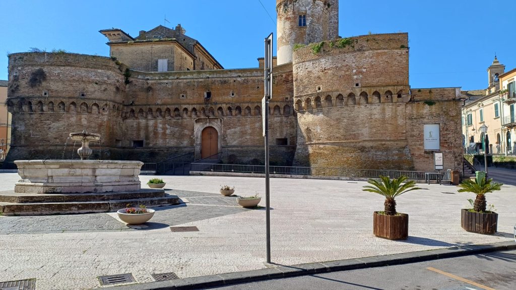 Piazza Barbacani
