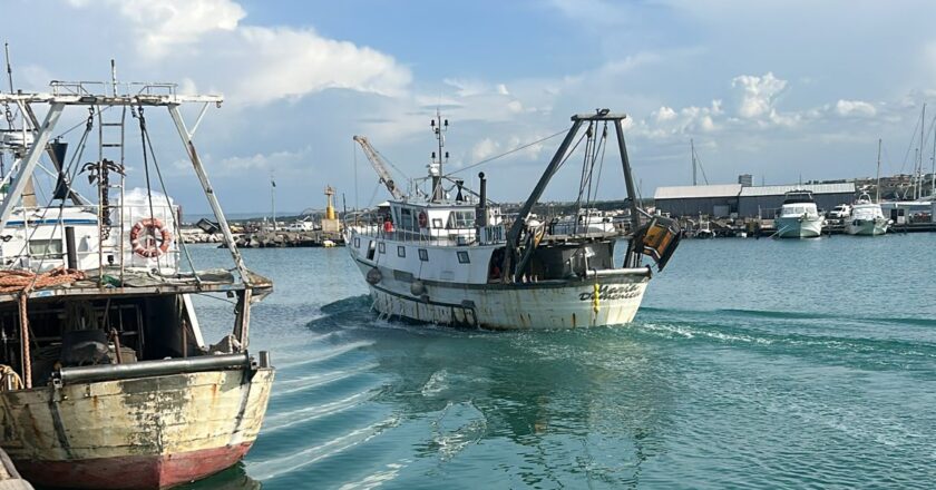 Vasto, oggi è ripartita la marineria. Pescherecci in mare ma resta lo stato di agitazione