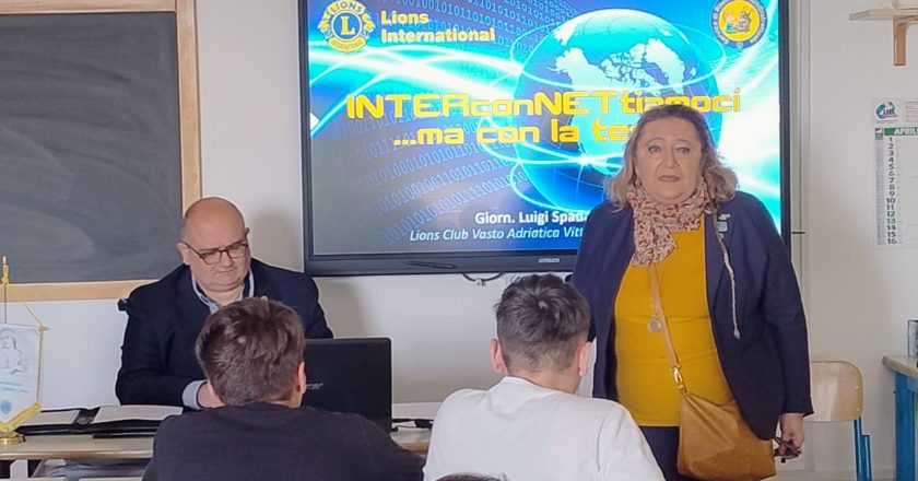 Lions Club Vasto Adriatica Vittoria Colonna, nella scuola secondaria di I grado di Cupello si è parlato di rischi della rete