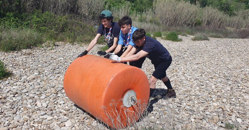 Plastic Free, in 50 per ripristinare la bellezza naturale della spiaggia di San Nicola