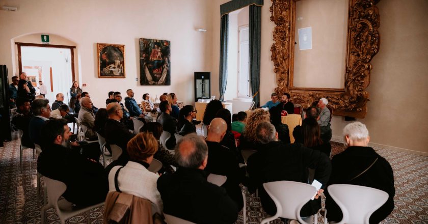 Vasto, la presentazione del libro “La Solitudine Maestra” di Ottavio Tramonte