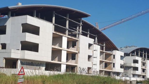 Vasto, il Residence “Rossetti” continua a cadere a pezzi