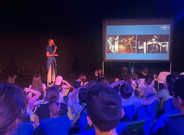 Studenti in visita a Cinecittà: un viaggio nel cuore del cinema italiano