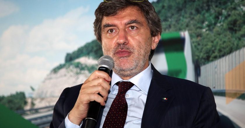 Bandiere Blu, Marsilio: l’Abruzzo si conferma al top