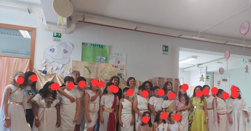 “Un viaggio nel tempo alla ricerca delle Umane Virtù”, la recita di fine anno della Ritucci-Chinni
