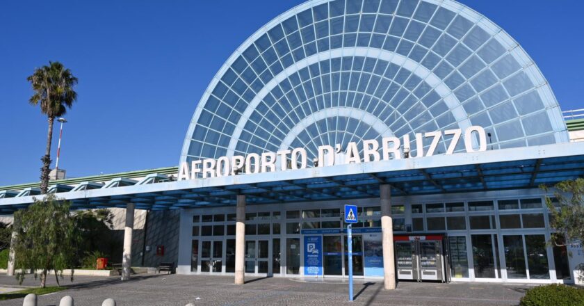 Aeroporto d’Abruzzo, tanti passeggeri volano da Pescara
