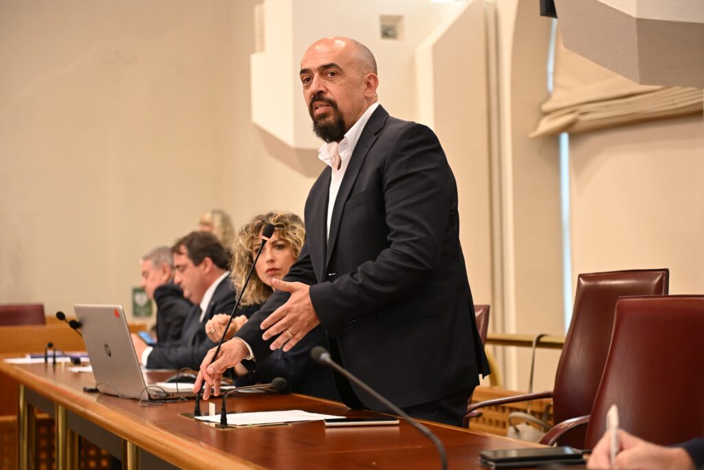 Taglieri (M5S): “Dal 7 luglio sospesi i trasporti per dializzati e 118 nella ASL 02. Il Prefetto intervenga subito per evitare un collasso sanitario annunciato”