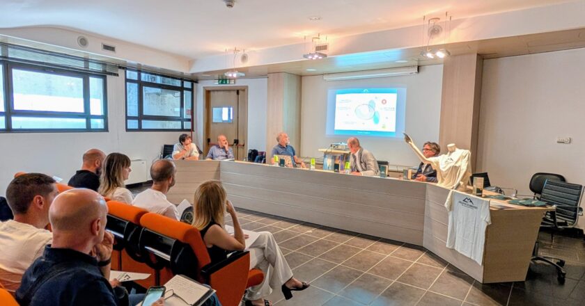 Mille chilometri di percorsi riqualificati e 69 comuni connessi: ecco le Ciclovie d’Abruzzo