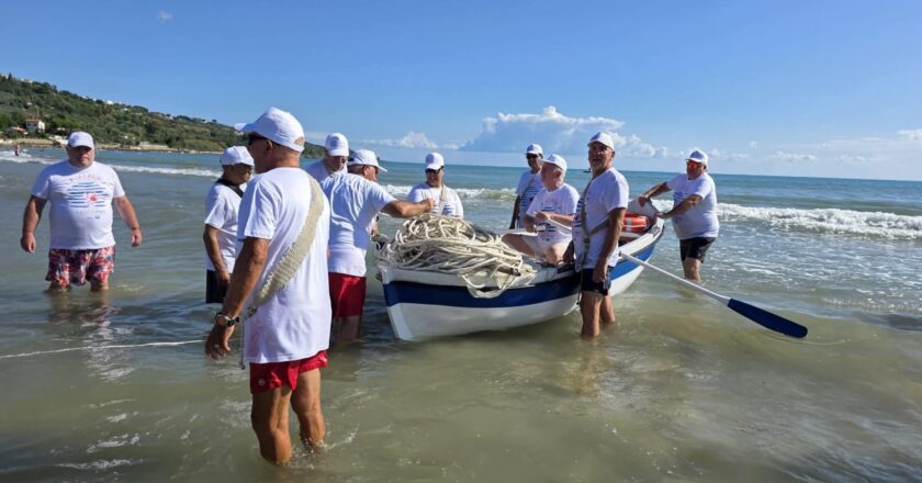 Vasto Marina, si è rinnovato stamane il tradizionale appuntamento della “Sciabica”