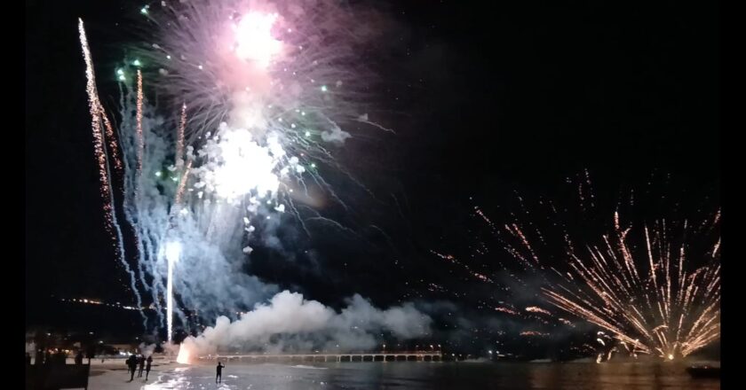 Ferragosto vastese: la riviera si accende con l’Indie Italia Love Festival e i fuochi pirotecnici