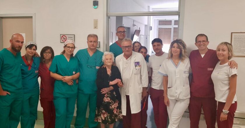 Operata a 100 anni per un infarto miocardico acuto, Lucia è già a casa 