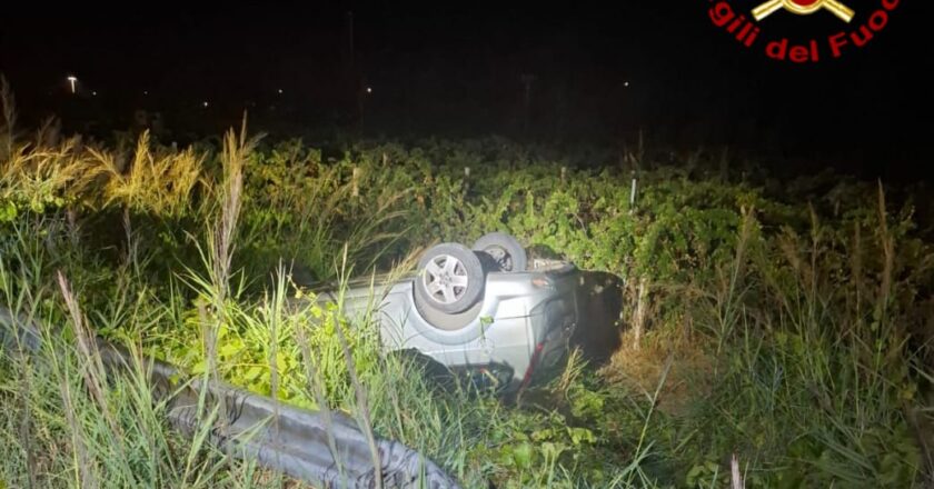 Vasto, auto si ribalta a Punta Penna. Due i feriti