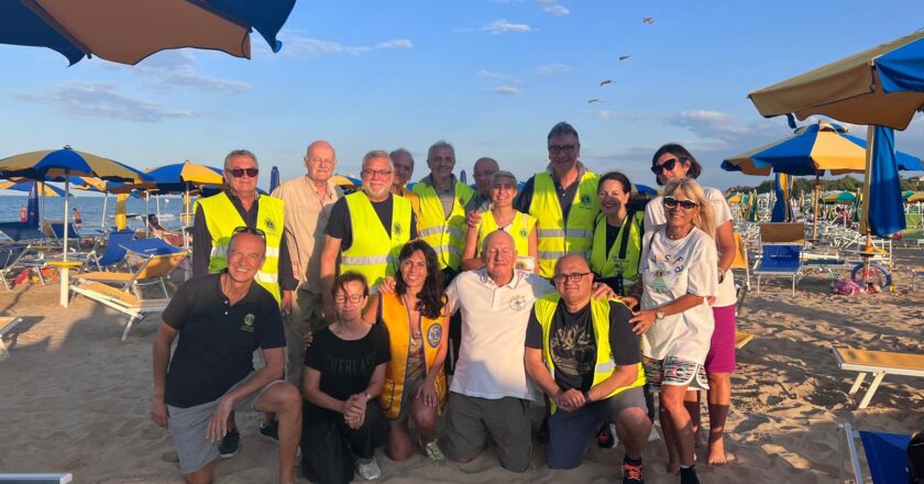 In spiaggia coi Lions del vastese a lezione di manovre salvavita