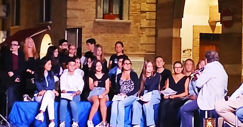 Giurati in erba al Premio Letterario Città di San Salvo: dieci studenti della “Paolucci” protagonisti della serata finale