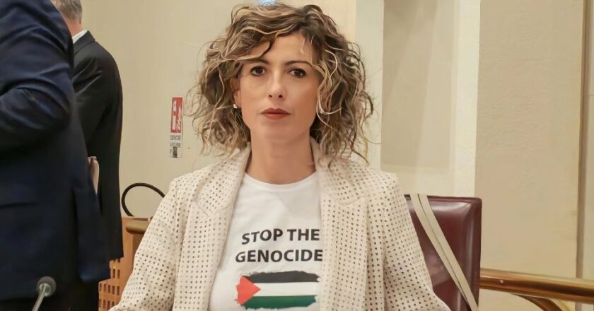 Alessandrini (M5S): “Centrodestra non riconosce il genocidio in Palestina. L’Abruzzo oggi ha perso un’occasione di dignità”