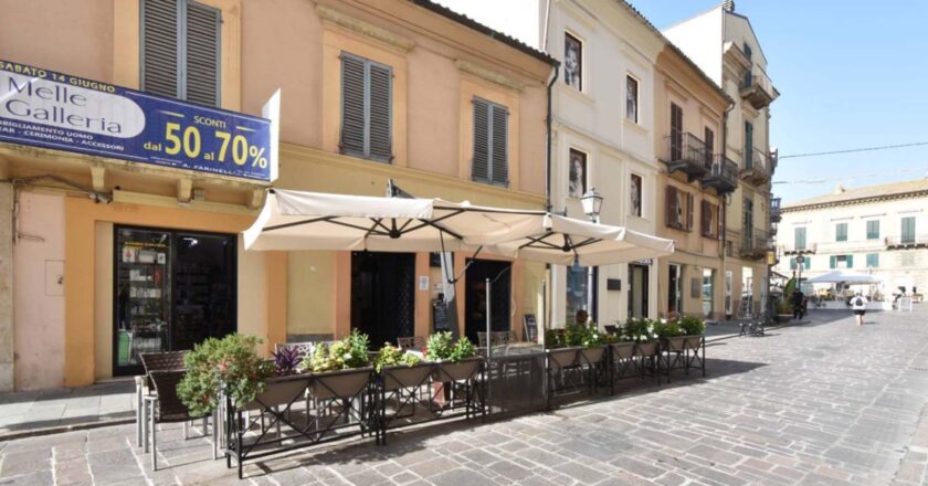 Vasto, in vendita la storica Galleria De Parma