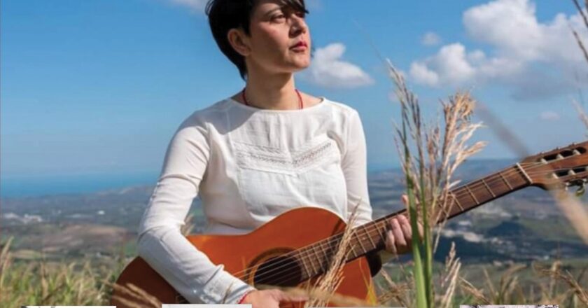 Oggi la cantautrice Lara Molino al teatro “Rossetti” di Vasto con “Ti vuije dice”