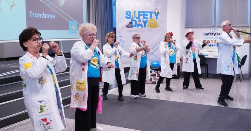 La Ricoclaun al Safety Day della NSG Group – Pilkington Italia. Coreografie divertenti, maglie, gag e giochi sulla sicurezza