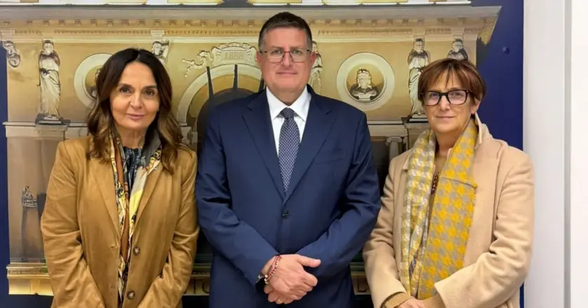 Adozioni internazionali: Santangelo, Abruzzo in prima linea nel sostegno a famiglie e bambini