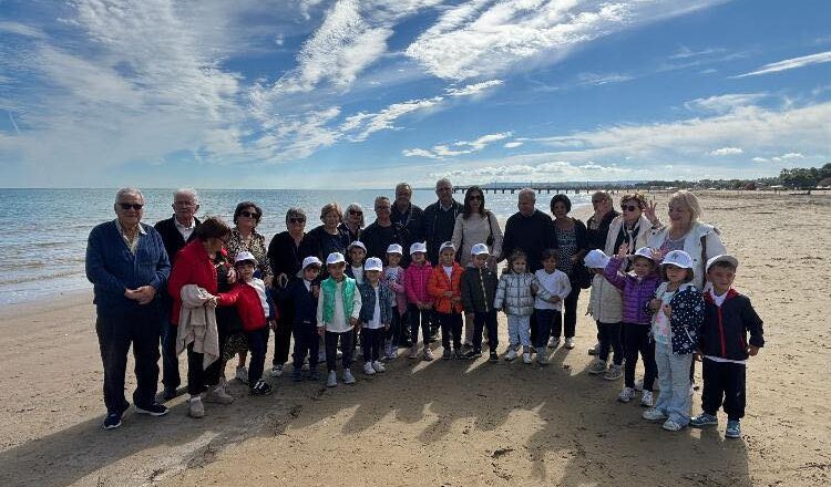 Vasto Marina, cento alunni in spiaggia alla scoperta del mare