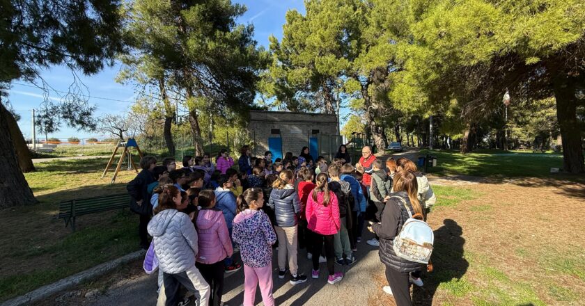 I Piccoli Eroi di Scerni: “Puliamo il Mondo” Rende Splendente il Colle dei Sospiri