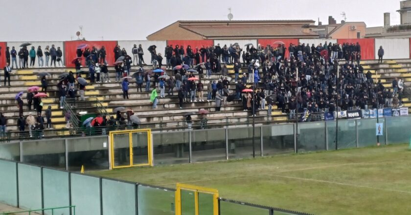 Derby Pro Vasto-San Salvo, sequestrati fumogeni e bombe carta