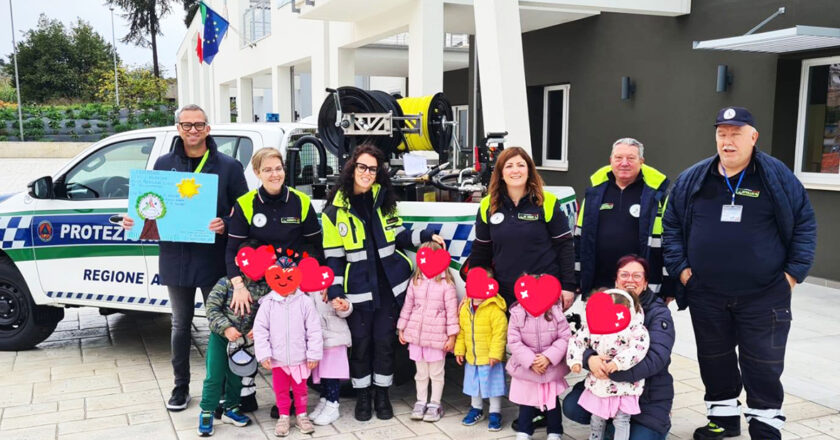 Villalfonsina celebra la Giornata Mondiale dell’Albero tra educazione, simboli e impegno civico