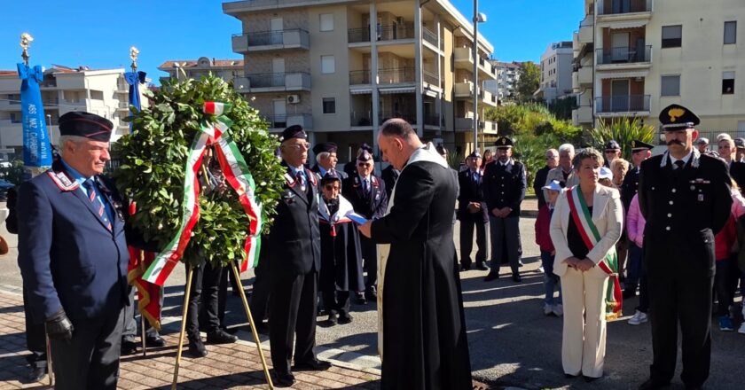 Vasto ricorda i caduti di Nassiriya. Alla cerimonia anche gli alunni della primaria Peluzzo