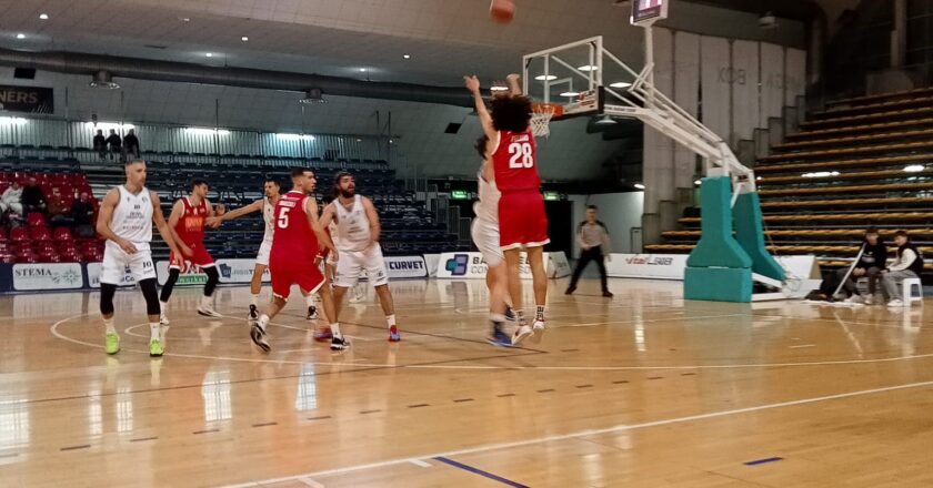 Serataccia, la Vasto Basket cade a Pesaro (79-63)