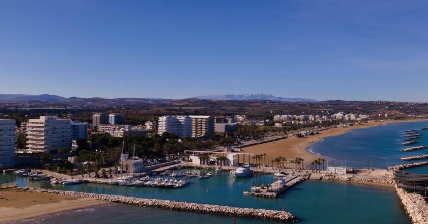 San Salvo Marina, no al grattacielo, sì agli hotel