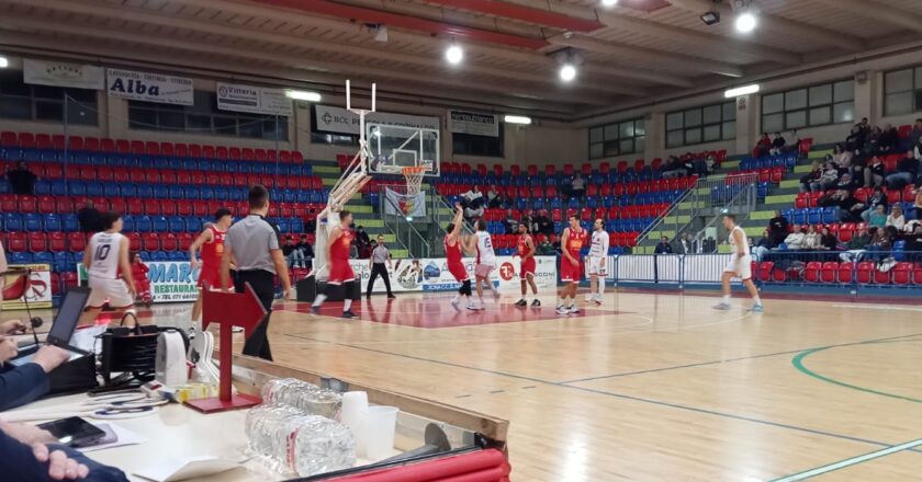 Adesso è crisi, la Vasto Basket cade anche a Senigallia
