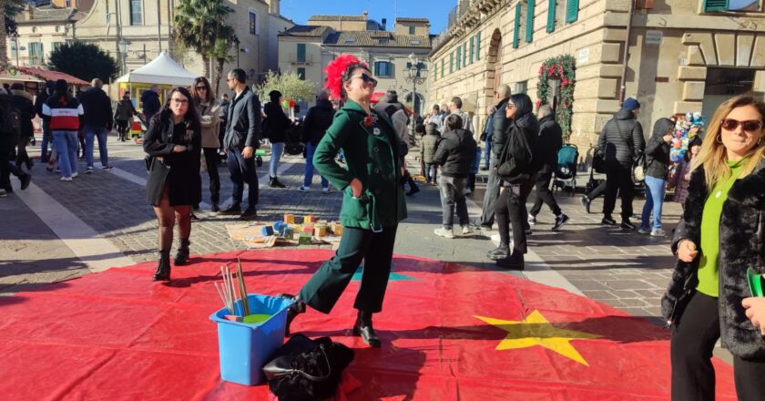Natale vastese, il centro si anima di eventi. Luminarie e attrazioni coinvolgono grandi e piccoli
