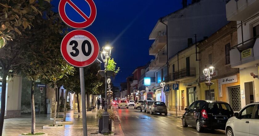 Fabio Travaglini: “Luci di Natale ancora spente, e buio amministrativo a San Salvo”