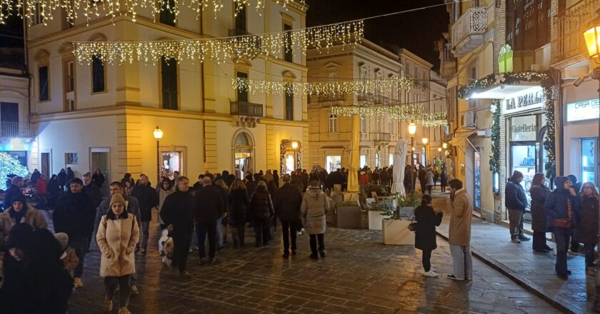Vasto, da domenica negozi in centro sempre aperti
