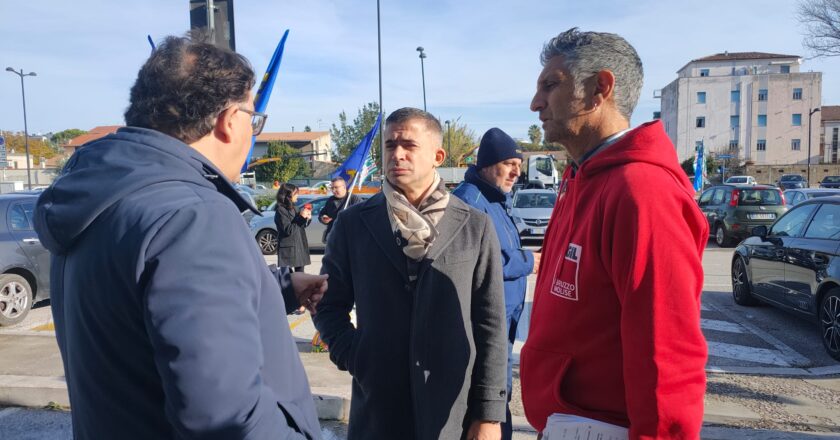 Paolucci e Blasioli su stato di agitazione TUA: “Ragioni legittime. Tagli, disservizi, zero trasparenza: così il TPL non ha futuro”